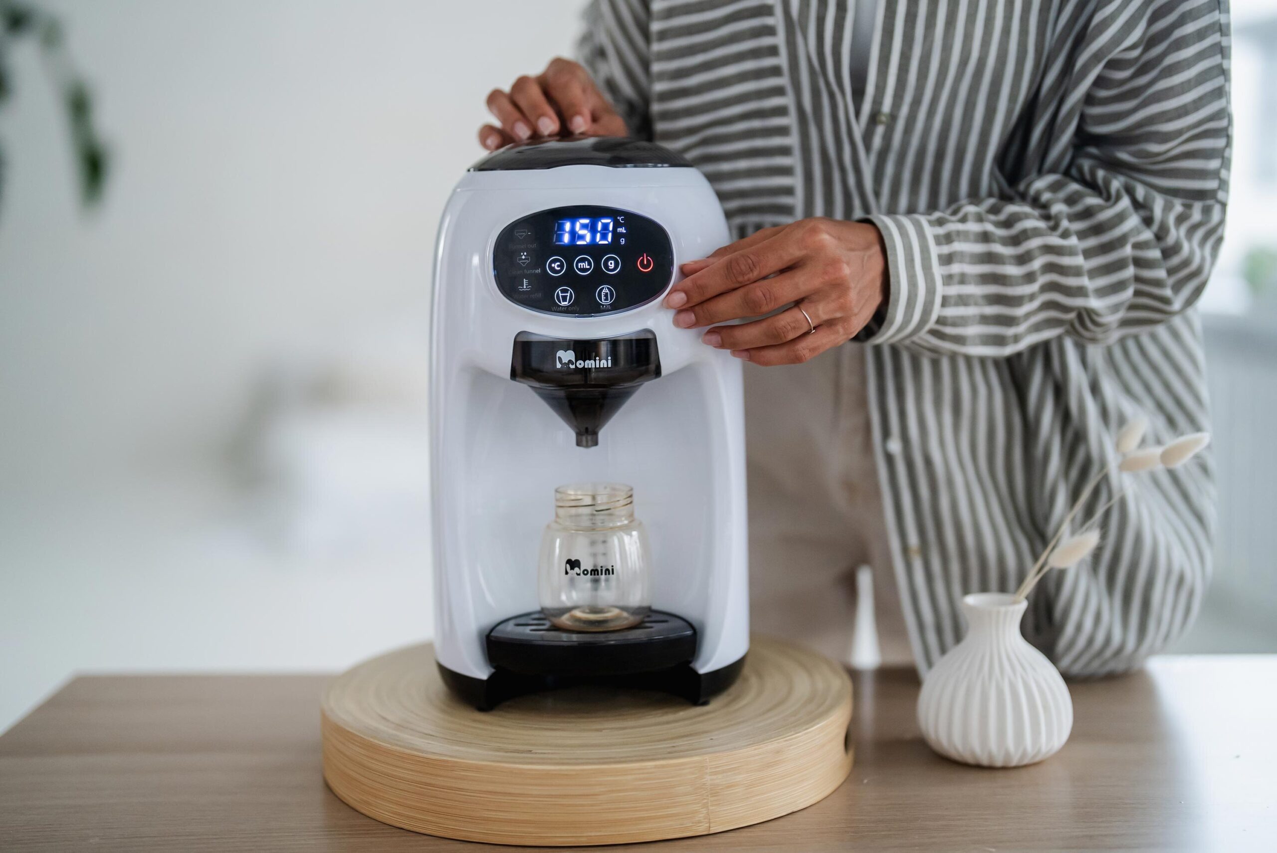 Ekspres do mleka Momini Milk Formula Elite - obrazek 7