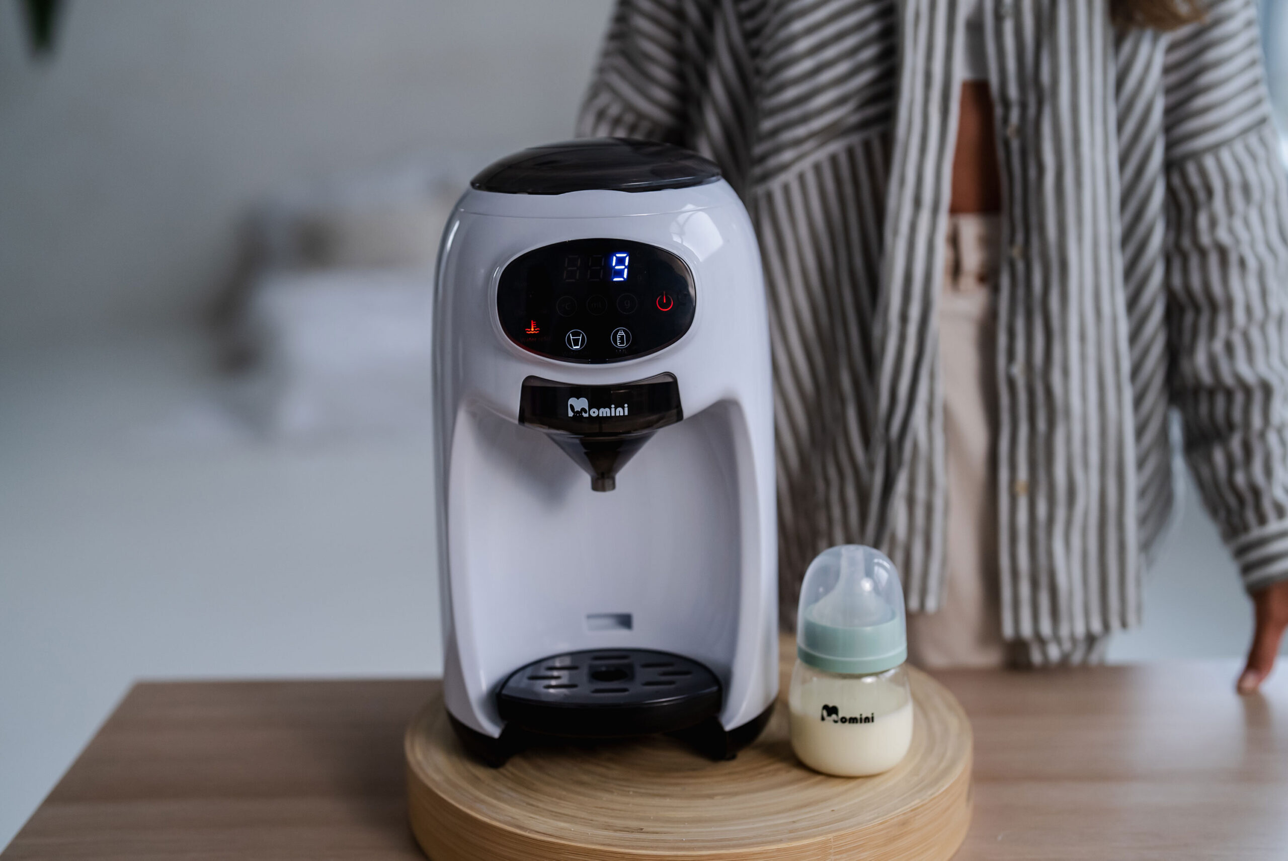 Ekspres do mleka Momini Milk Formula Elite - obrazek 9